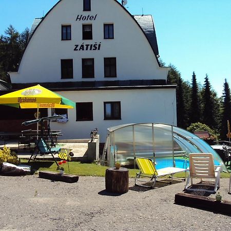 Hotel Zatisi 扬斯凯拉兹涅 外观 照片