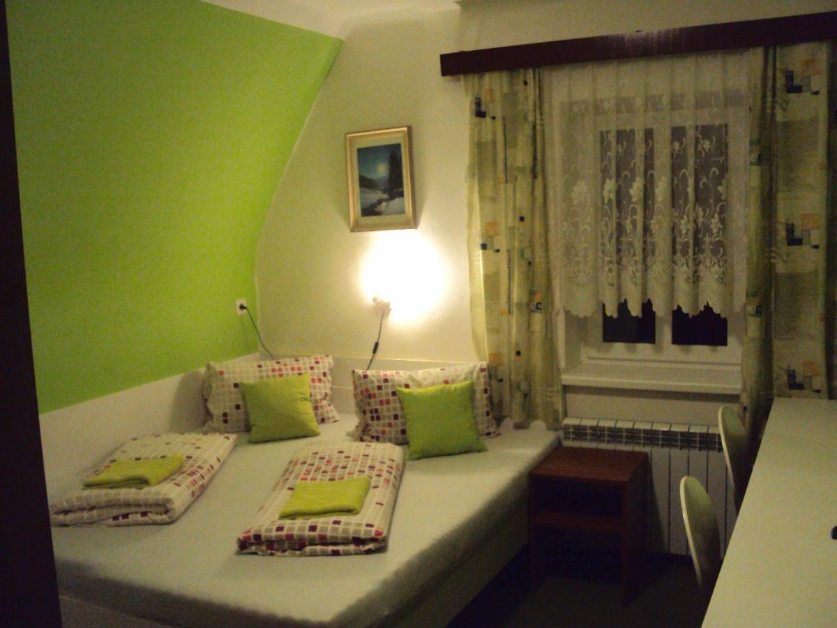 Hotel Zatisi 扬斯凯拉兹涅 外观 照片