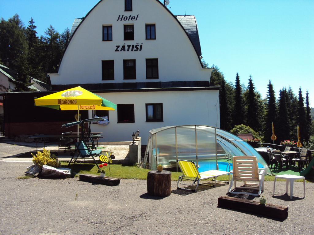 Hotel Zatisi 扬斯凯拉兹涅 外观 照片