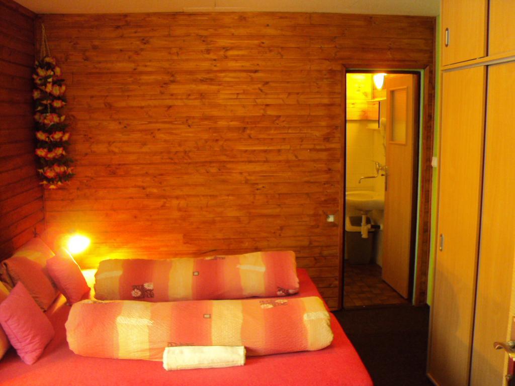 Hotel Zatisi 扬斯凯拉兹涅 外观 照片